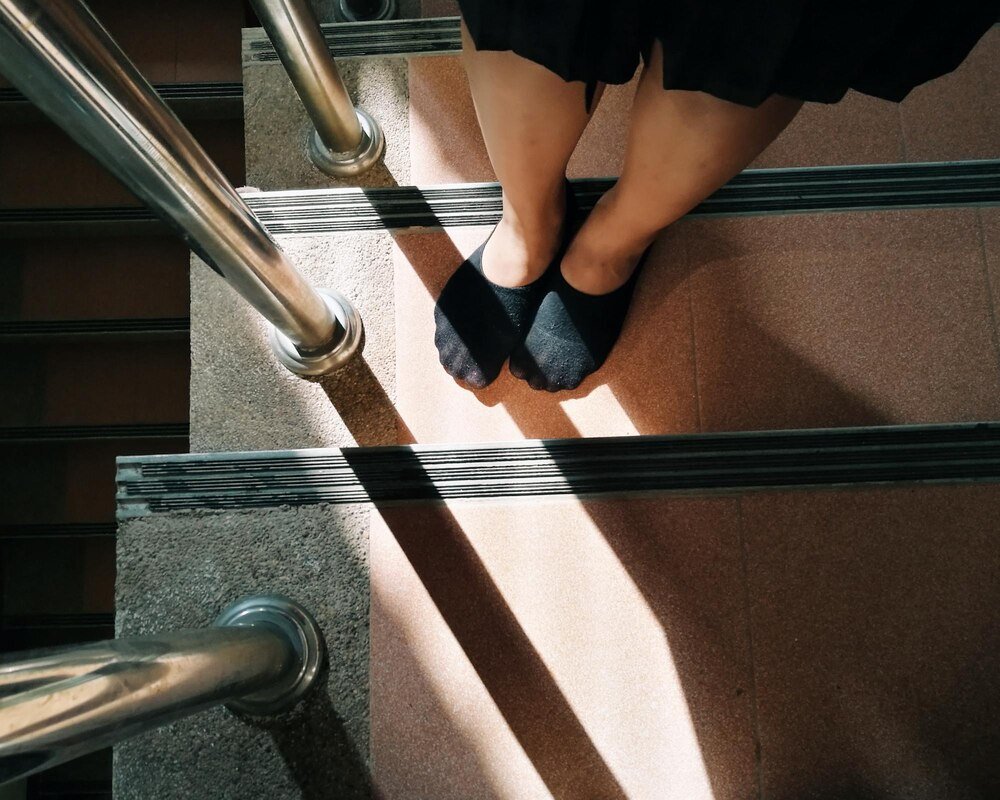 Poradnik: Jak prawidłowo zamontować balustrady balkonowe i tarasowe